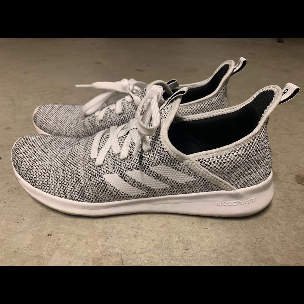 Adidas Cloudfoam sneakers sz: 9